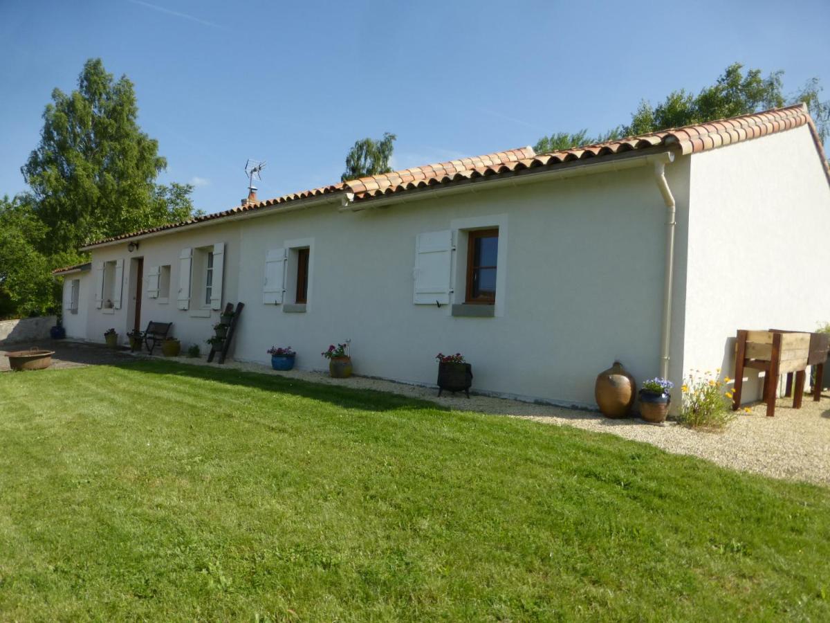 Chez Kate Bed and Breakfast Charroux  Eksteriør billede